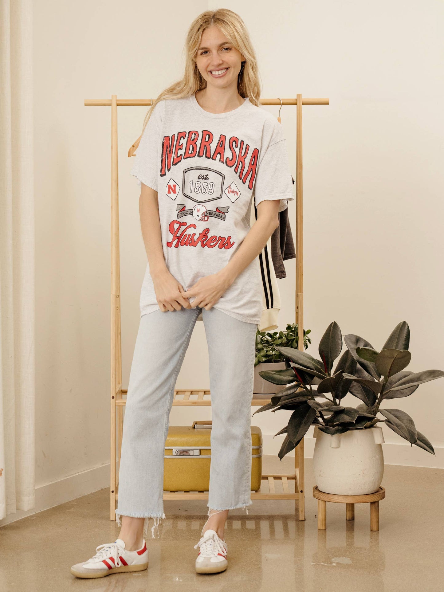LivyLu - Nebraska Huskers Patches 25 Ash Gray Thrifted Tee