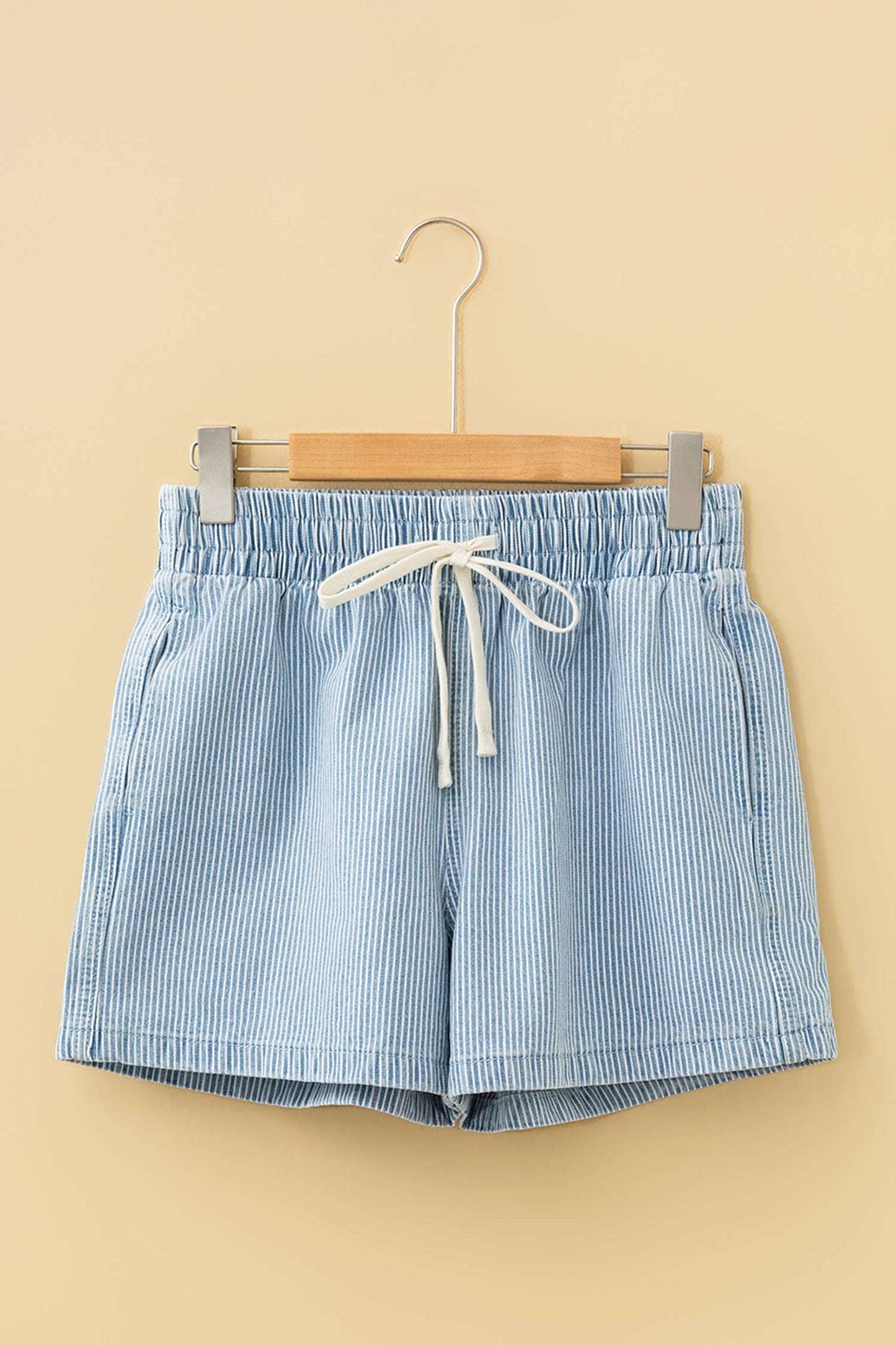 Drawstring Elastic Waist Casual Shorts