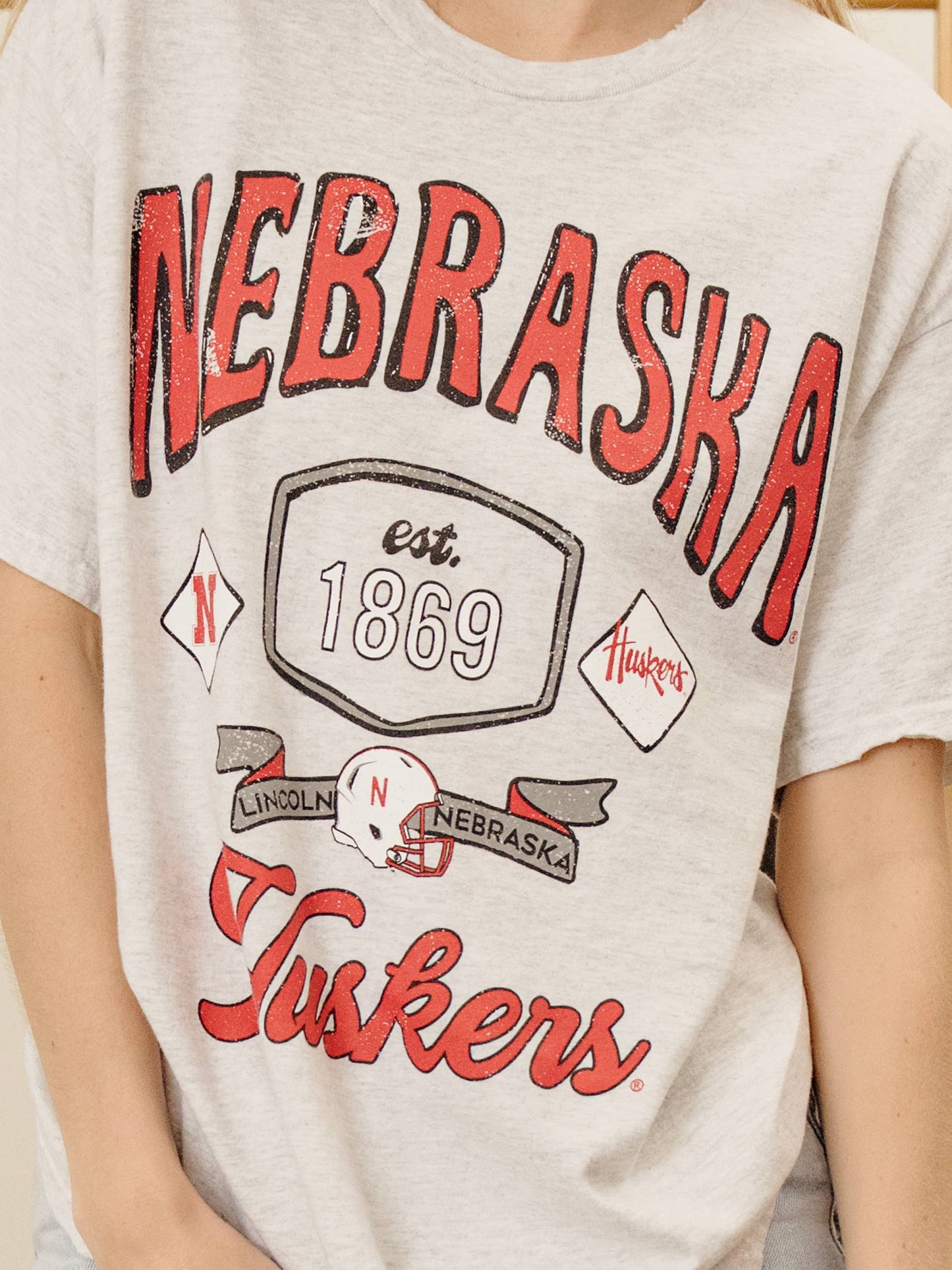 LivyLu - Nebraska Huskers Patches 25 Ash Gray Thrifted Tee