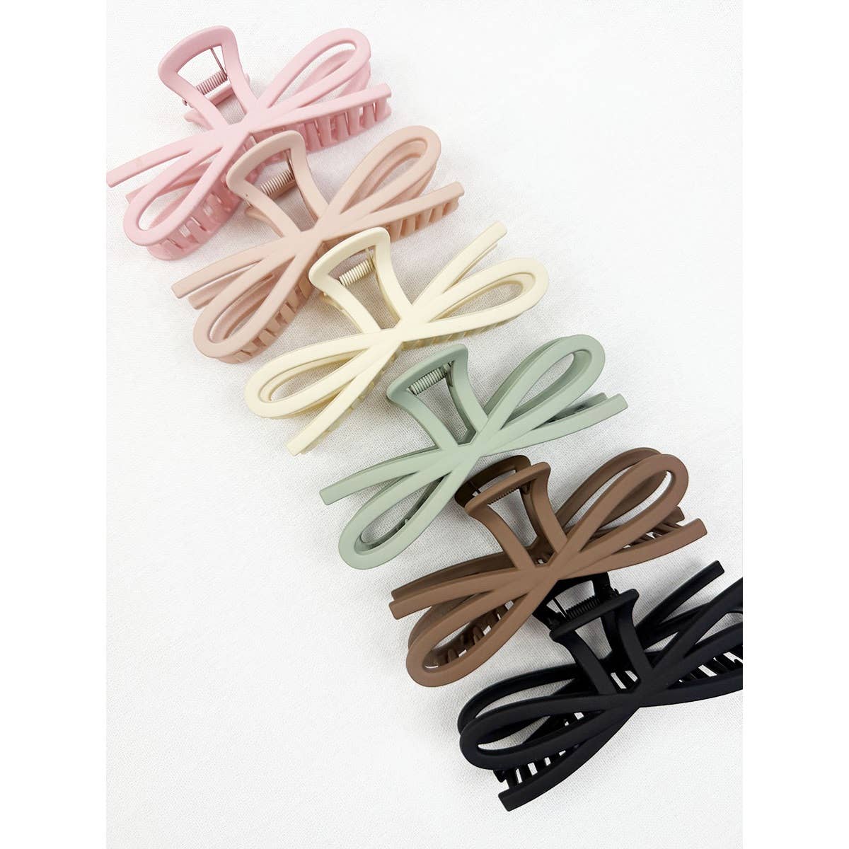 Jumbo Knotted Bow Claw Clip