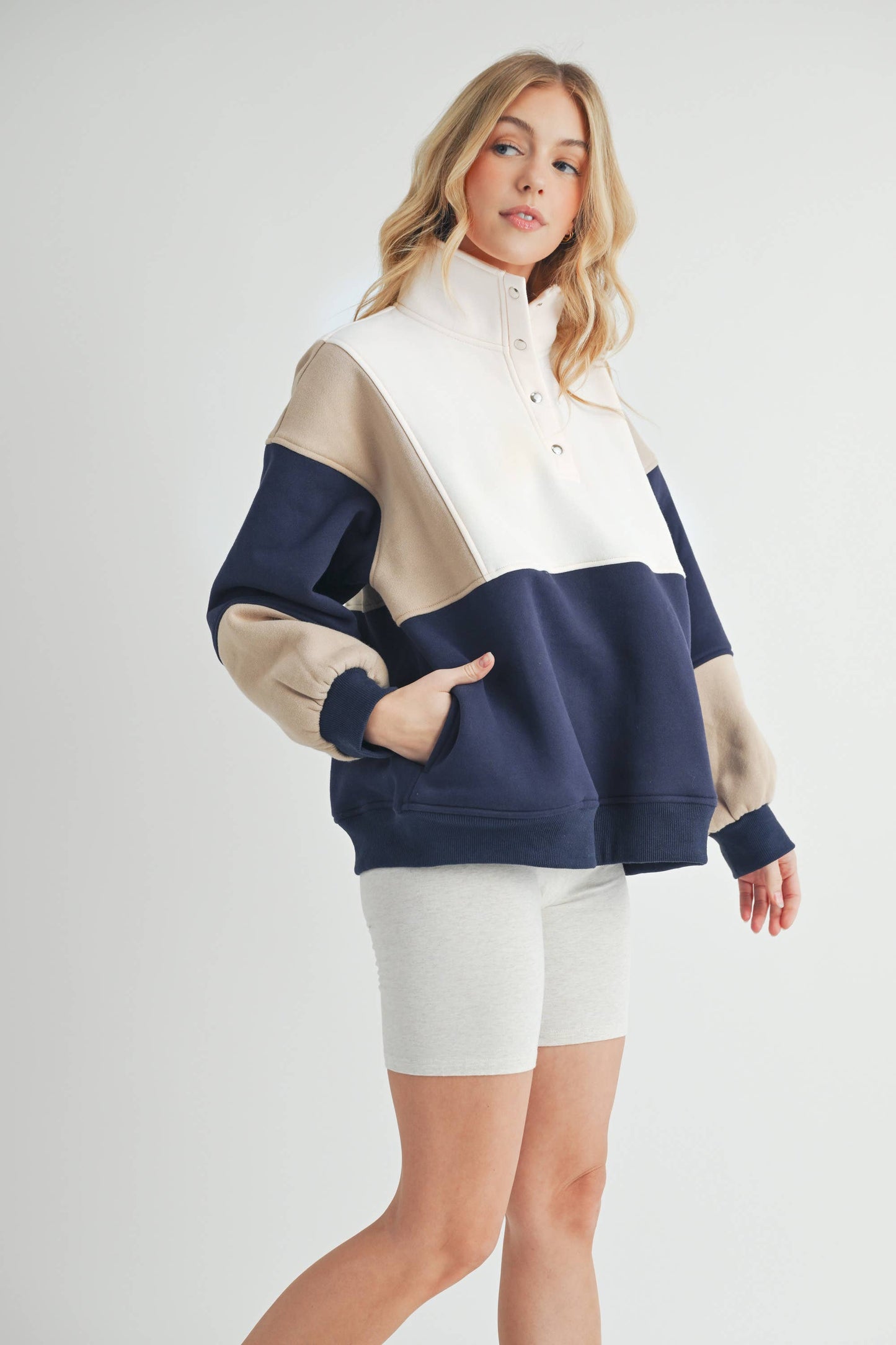 AEMI + CO-Glo Colorblock Pullover