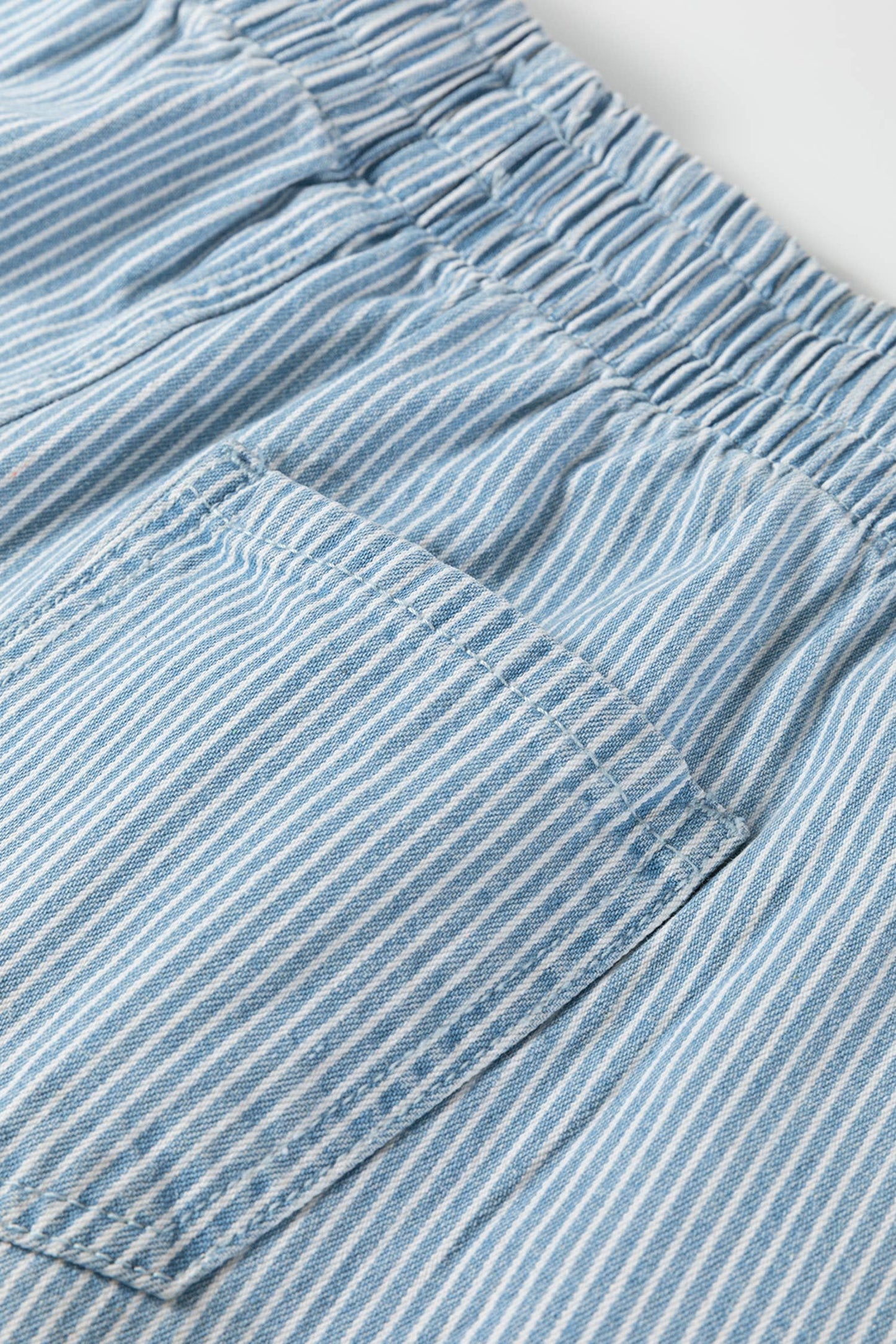 Drawstring Elastic Waist Casual Shorts