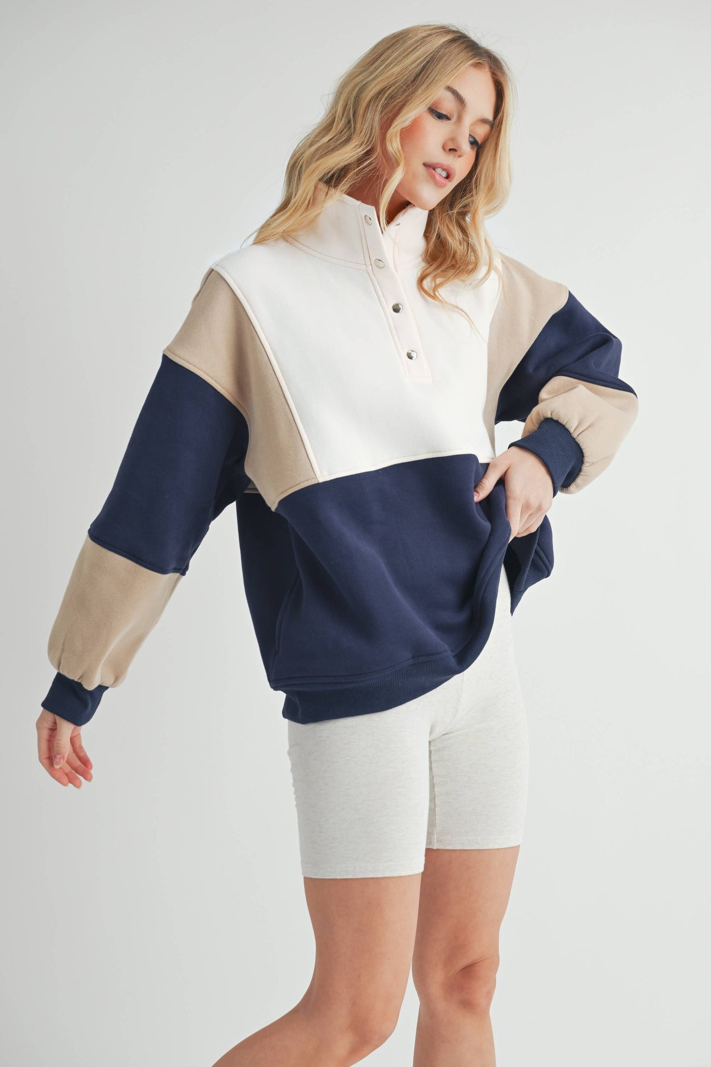 AEMI + CO-Glo Colorblock Pullover