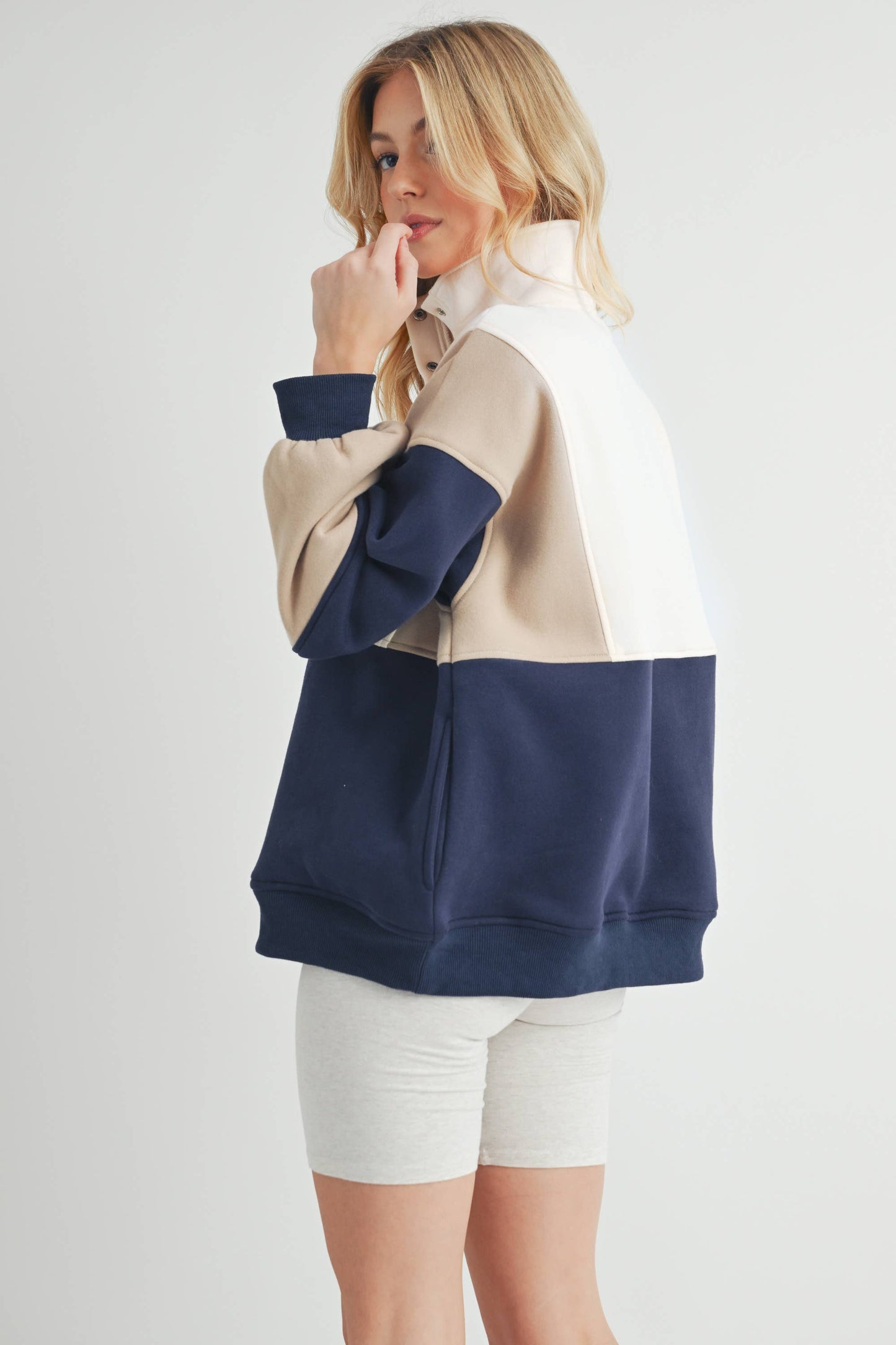 AEMI + CO-Glo Colorblock Pullover