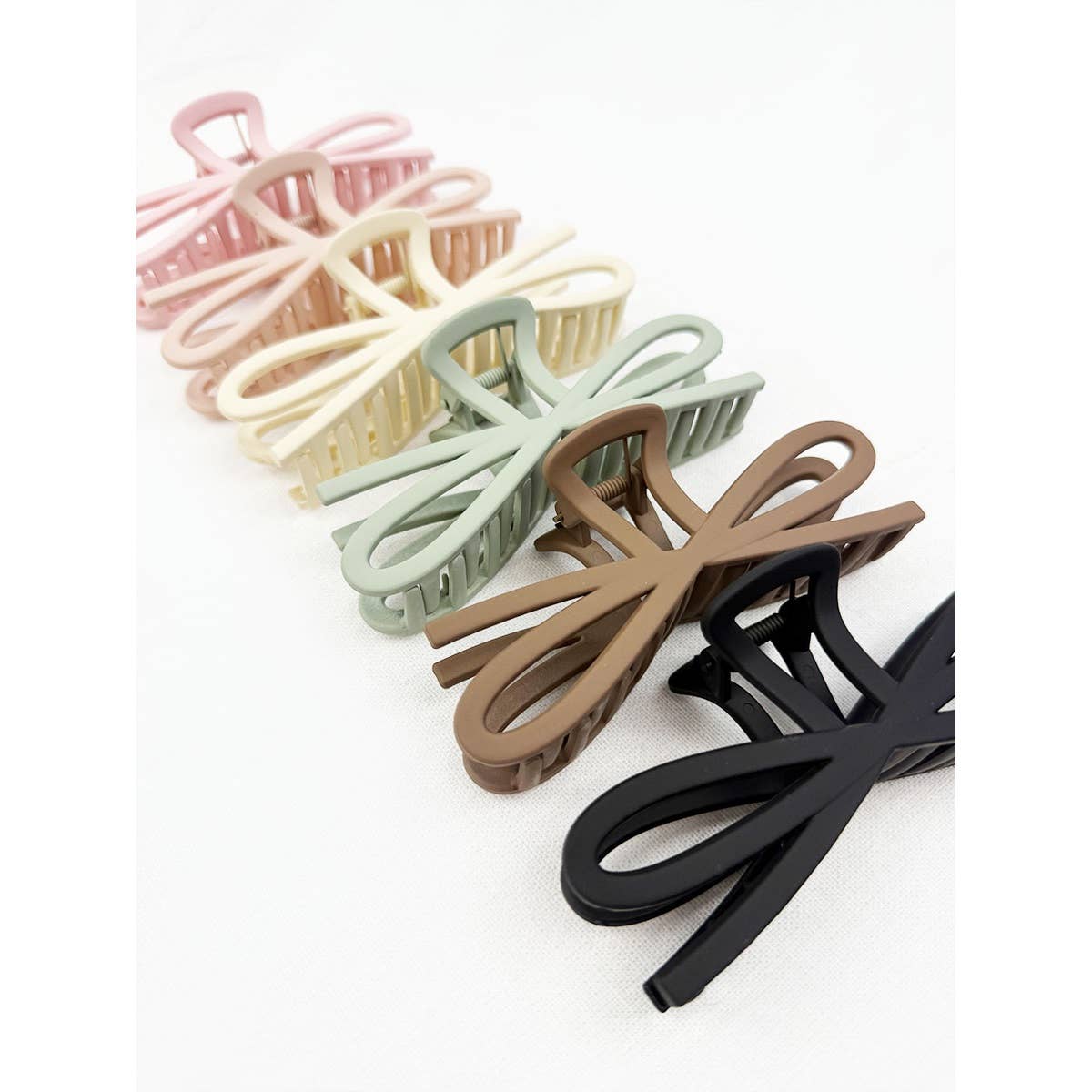 Soft Tone Knotted Bow Hair Clip Claw